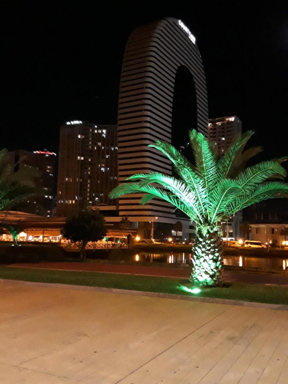Mari Apartment Batumi Exteriör bild