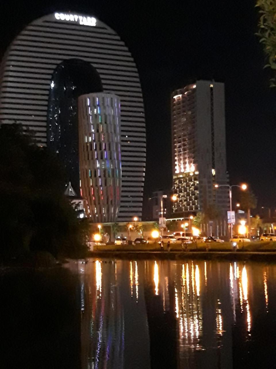 Mari Apartment Batumi Exteriör bild