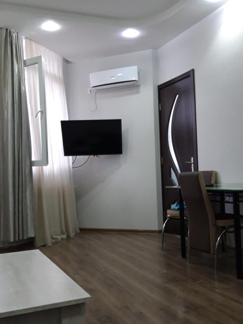 Mari Apartment Batumi Exteriör bild