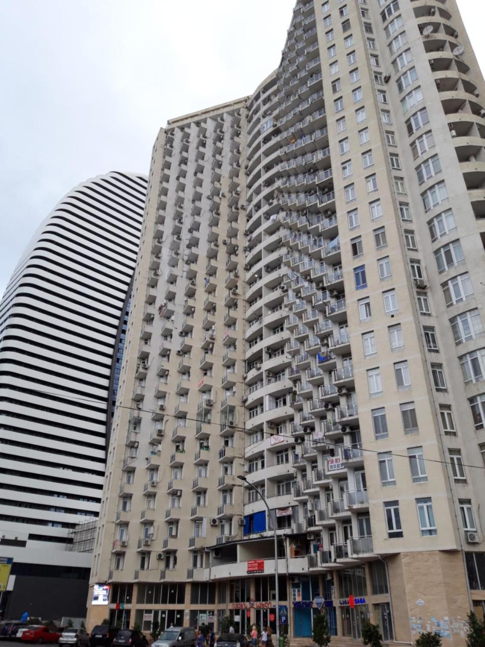 Mari Apartment Batumi Exteriör bild